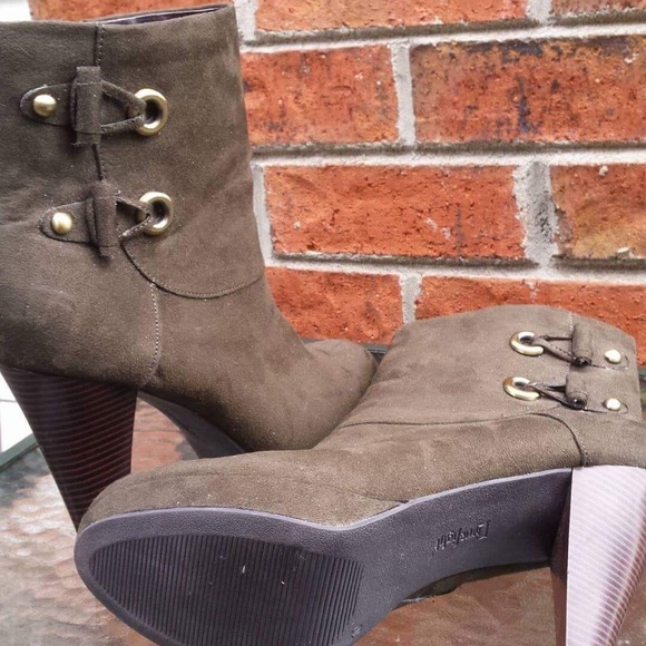 Limelight Booties - Picture 2 of 3